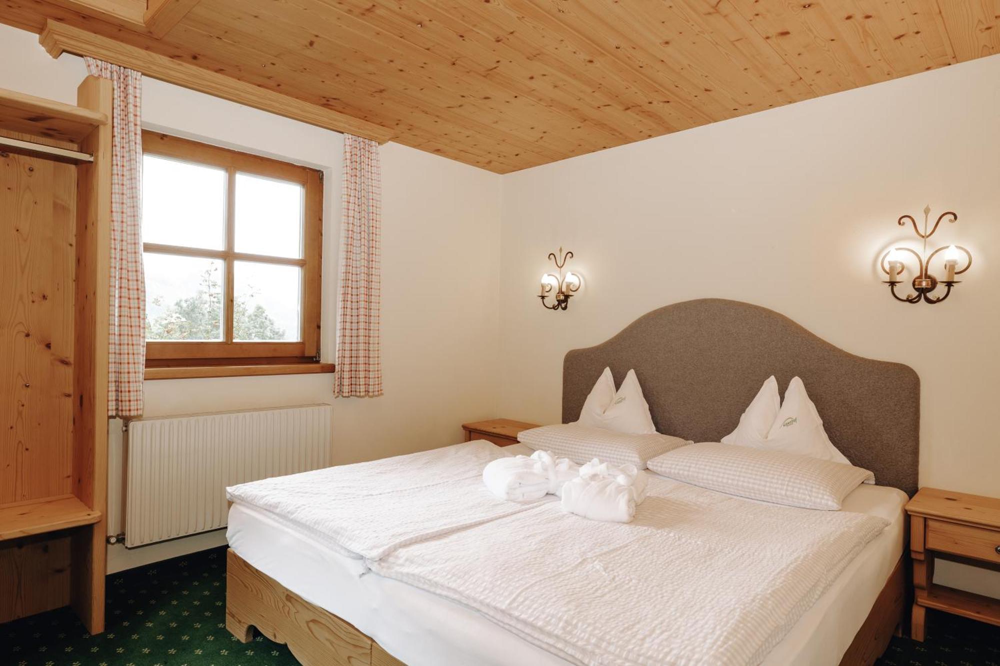 Gut Berg Naturhotel Sankt Johann im Pongau Kamer foto