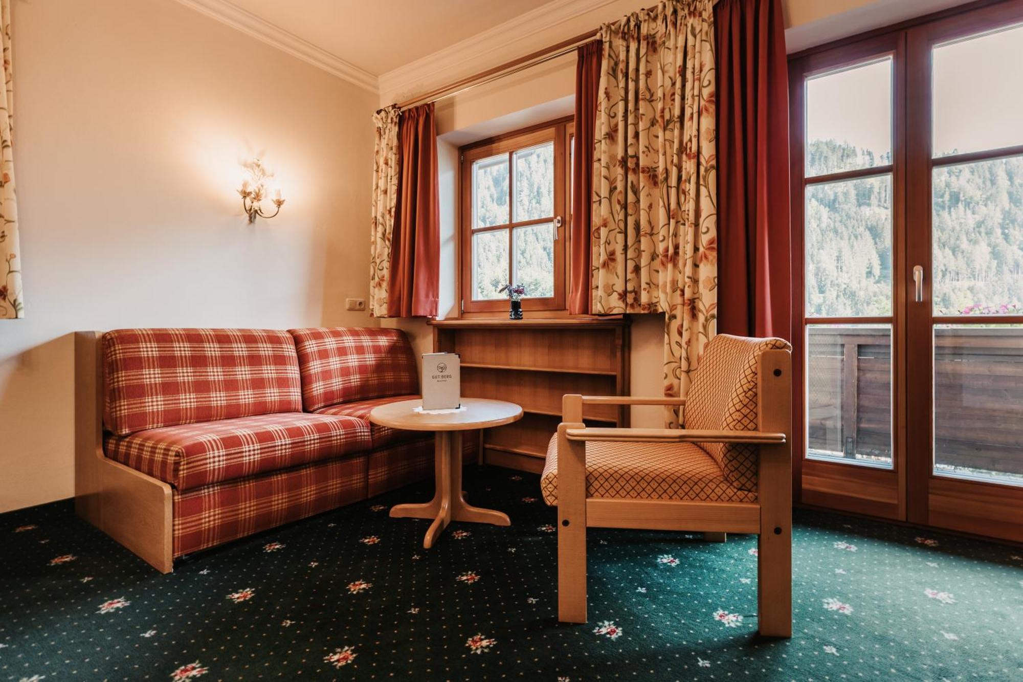 Gut Berg Naturhotel Sankt Johann im Pongau Kamer foto