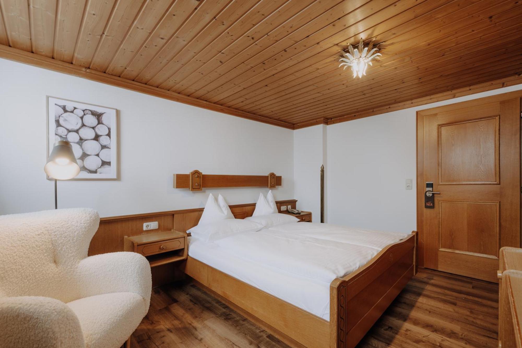 Gut Berg Naturhotel Sankt Johann im Pongau Kamer foto